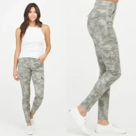 NEW Spanx Stretch Twill Ankle Cargo Pant in Stone Wash Camo Size XL Petite - Picture 1 of 10